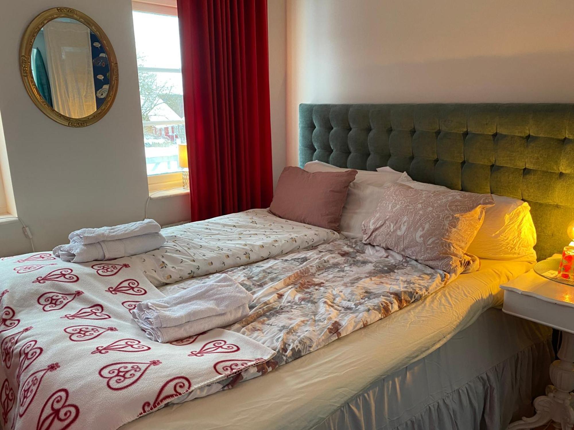 Hotel In Svalsaeter, Kallfors, Jaerna, Stockholm, 5 Min To Golf & 15 Min To Ytterjaerna Concerts Eksteriør billede